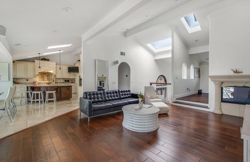 Corona del Mar House | Luxury Ocean View Summer Retreat. Gated Community Multiple Pools & Tennis Courts