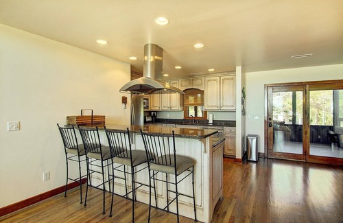 Charleston County House | Luxury Oceanfront 4BR/4BA + Private Beach Access