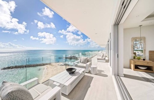 Nassau Condo | Luxury Oceanfront Oasis: 4BR Condo with Stunning Views & Exclusive Beach Access!