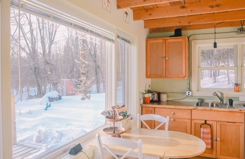 Roxbury Cabin | Luxury Off Grid Romantic Cabin in the Woods 20 Minutes from Sugarbush Ski Resort