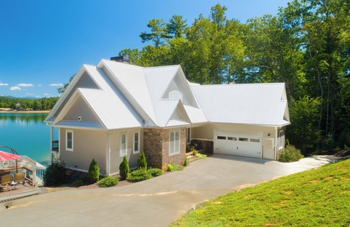 Blairsville House | Luxury on Lake Nottely near Blairsville, Unmatched lake and mountain views.