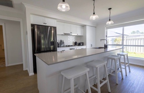 Dubbo House | Luxury on Lesmurdie - Close to Zoo & Golf Club