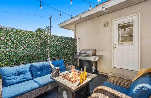 Hillcrest House | Luxury on Lewis By Cardo - Jacuzzi Fire Pit