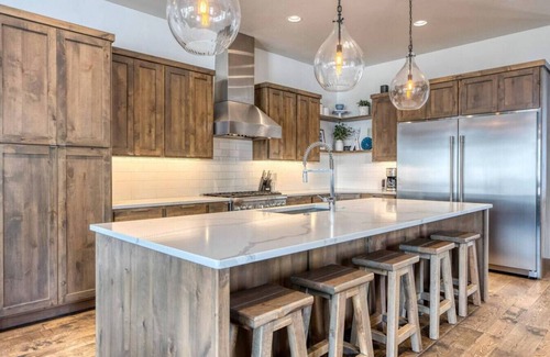 Whitefish House | Luxury on Whitefish Mountain! 9BD 5.5BA Sleeps 25!