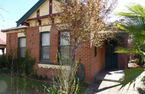 Albury House | "Luxury on Wyse" - A minute's walk to Dean St.