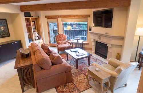 Deer Valley Apartment | Luxury One Bedroom 1 Apartment Hotel by RedAwning