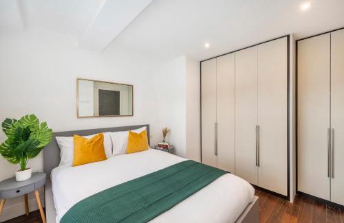 Westbourne Apartment | Luxury One Bedroom Apartment With AC, Balcony, Free Coffee Central London