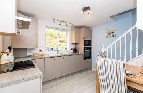 Looe House | Luxury one bedroom cottage with lovely views