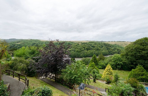 Looe House | Luxury one bedroom cottage with lovely views