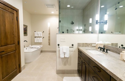 Deer Valley Condo | Luxury One Bedroom with Mountain View 1 Apartment Hotel by RedAwning