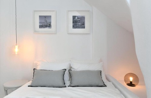 Glisidia Villa | Luxury Paros Villa Villa Kallihroe Privacy Luxury Private Pool Sleeps 12 Glisidia