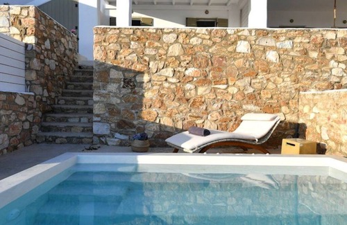 Glisidia Villa | Luxury Paros Villa | Villa Thoe | Contemporary Luxury | 3 Bedrooms | Glisidia