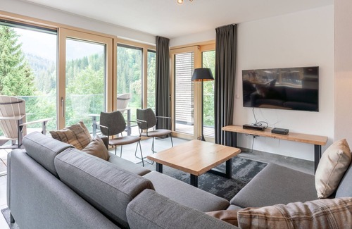 Viehhofen Villa | Luxury penthouse with terrace and views