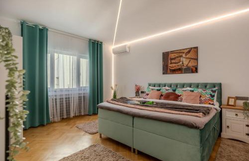 Bucharest City-Centre Apartment | Luxury Penthouse - 2 BR Jacuzzi Apart near Grand Hotel at Universitate