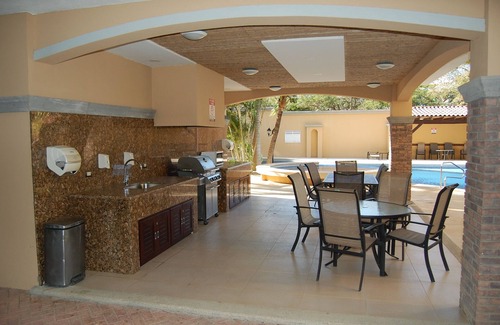 Playa Langosta House | Luxury Penthouse - 5BR/6BA, Pool Table, Jacuzzi and Expansive Ocean Views