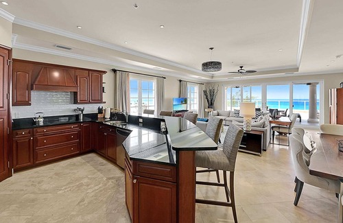 Seven Mile Beach Condo | Luxury Penthouse at Sea Breeze #9