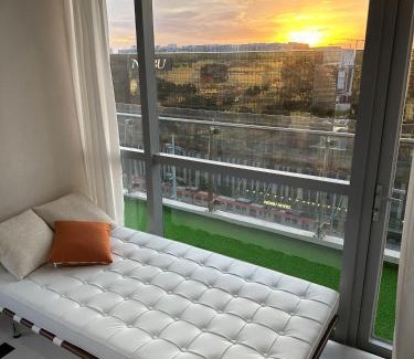 Tambo Apartment | Luxury Penthouse & High-Floor Hotel near City of Dreams, Casino, and Airport