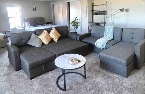 Downtown Apartment | Luxury Penthouse in Dead Center Downtown New Haven