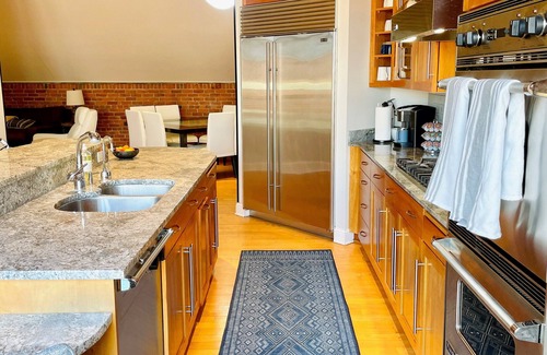 Stillwater Condo | Luxury Penthouse in Downtown with private parking next to JX Event Venue