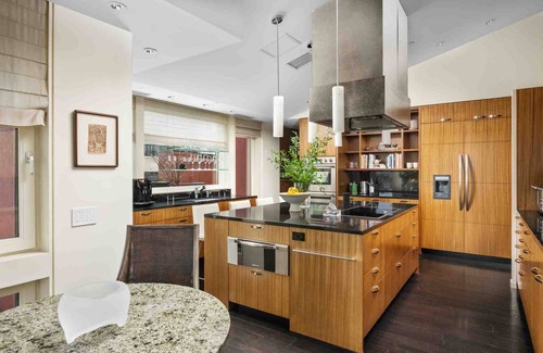 Pearl District Condo | Luxury Penthouse Living, Breathtaking Views, Huge Wraparound Deck, All New Decor, Two Parking Spots