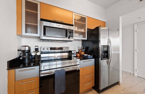 Edgewater Condo | Luxury Penthouse- Stunning Bay, Ocean & City View