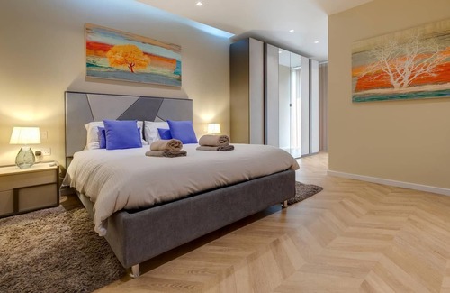 Tal-Ghoqod Apartment | Luxury Penthouse with Terrace and Views