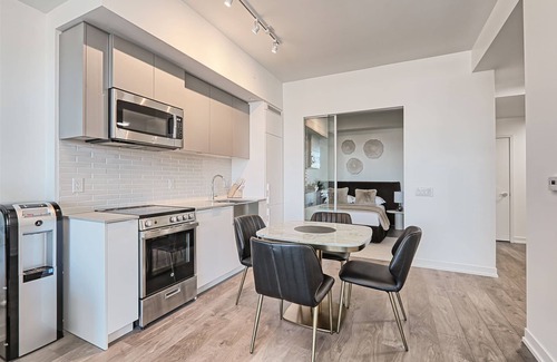 Parkdale Apartment | Luxury penthouse with a beautiful view, 3 bedrooms, private balcony, and more.
