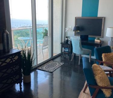 Coconut Grove Apartment | Luxury Penthouse with Private Rooftop Terrace in Coconut Grove Hotel