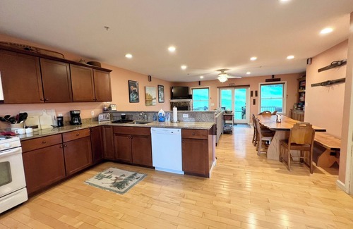 Bridgton House | Luxury Pleasant Mountain Townhouse across from Moose Pond