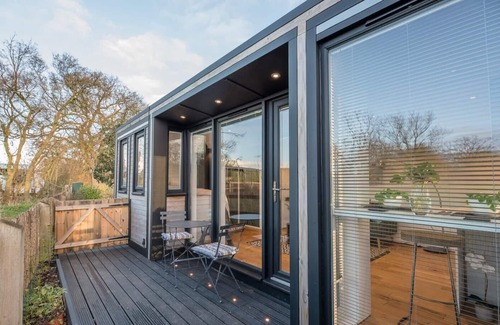 Woodbridge Cabin | Luxury Pod - Meadow View