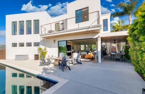 Loma Portal Villa | Luxury Pool Haven Scenic Views and Summer Fireworks