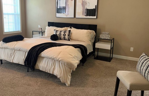 Fayetteville House | Luxury Private Community with gated access, a chic getaway 20 mins from Ft Bragg