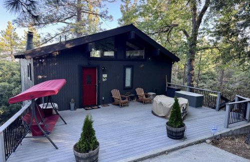 Pine Cove Ski Chalet | Luxury, Private, Panoramic Views Among the Pines