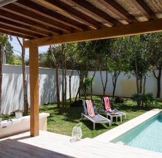 La Veleta Villa | Luxury Private Villas , Private Pool, Private garden, Jacuzzi, 24hours security