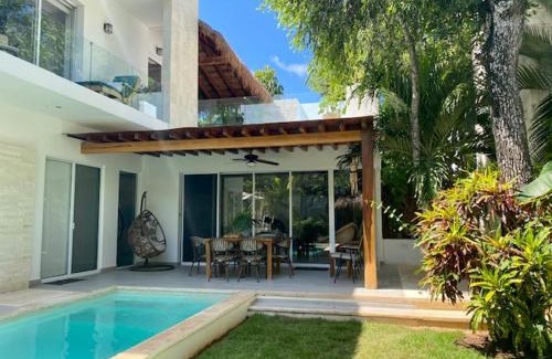 La Veleta Villa | Luxury Private Villas , Private Pool, Private garden, Jacuzzi, 24hours security