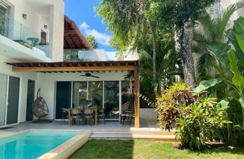 La Veleta Villa | Luxury Private Villas , Private Pool, Private garden, Jacuzzi, 24hours security