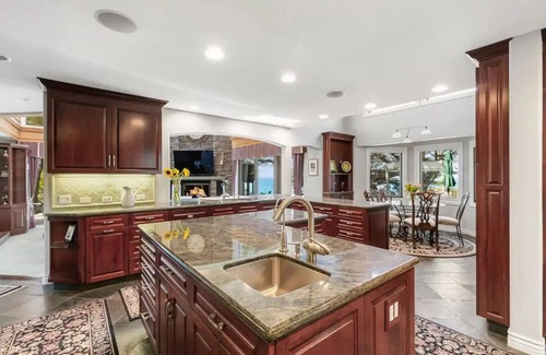 Gualala Villa | Luxury Private Waterfront Estate w/Beach Access!nn