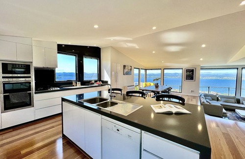 Sandy Bay House | Luxury Property With River & City Views in Hobart