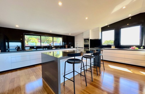Sandy Bay House | Luxury Property With River & City Views in Hobart