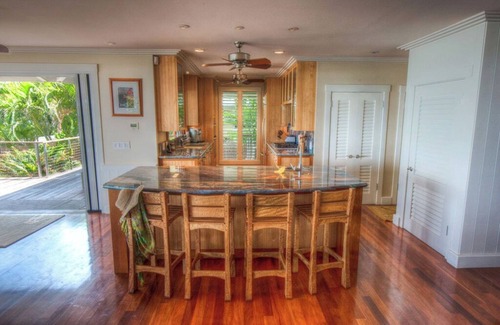 Kamuela Villa | LUXURY PUAKO BEACHFRONT ESTATE and GUESTHOUSE