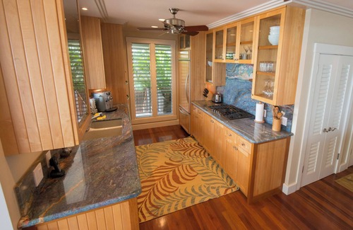 Kamuela Villa | LUXURY PUAKO BEACHFRONT ESTATE and GUESTHOUSE