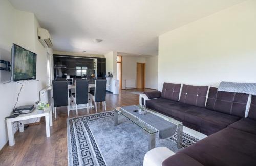 Bihac Villa | Luxury Ranch