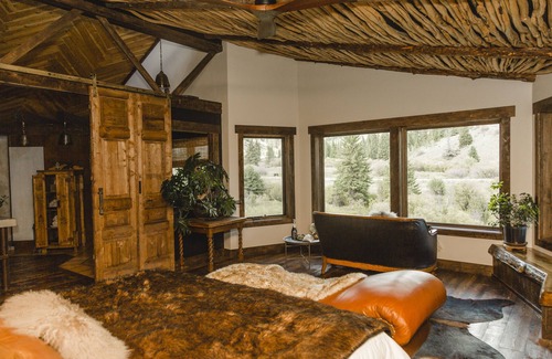 Creede Cabin | Luxury ranch cabin for 12, dog friendly with hot tub, private valley with creek!