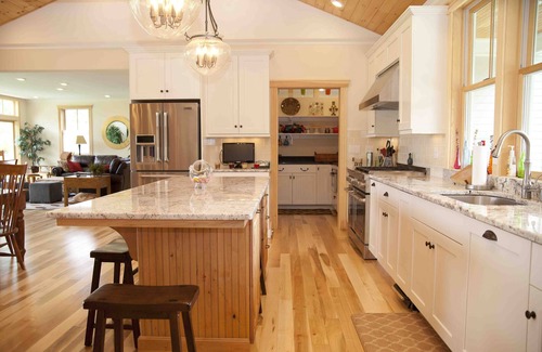 Moscow House | Luxury Rental with Mountain Views