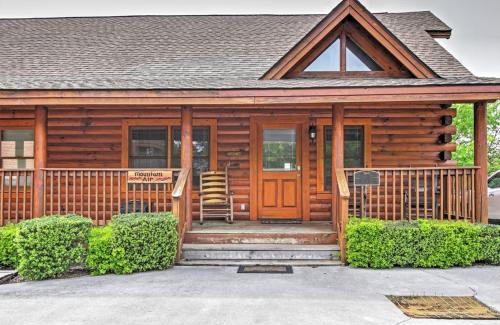 Pigeon Forge House | Luxury Resort Cabin, 5 min to Dollywood, Smoky Mountain Charm!