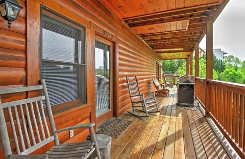 Pigeon Forge House | Luxury Resort Cabin, 5 min to Dollywood, Smoky Mountain Charm!