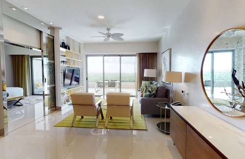 Downtown Cancun Apartment | Luxury Resort One Bedroom Suite on the Beach