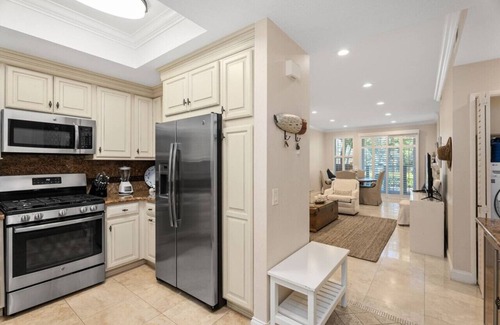 Laguna Niguel Condo | Luxury Resort- style Condo. Beach, Ritz Carlton, golf - just 3 miles away!