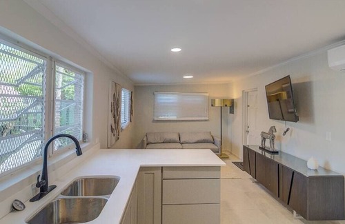 Westward Villas Subdivision House | Luxury Retreat! Home in Nassau Walking Distance to Beach, Restaurants + More!