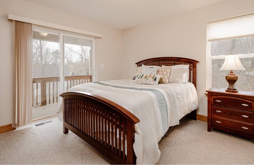 Rowland House | Luxury Retreat near lake, beach, skiing, game room